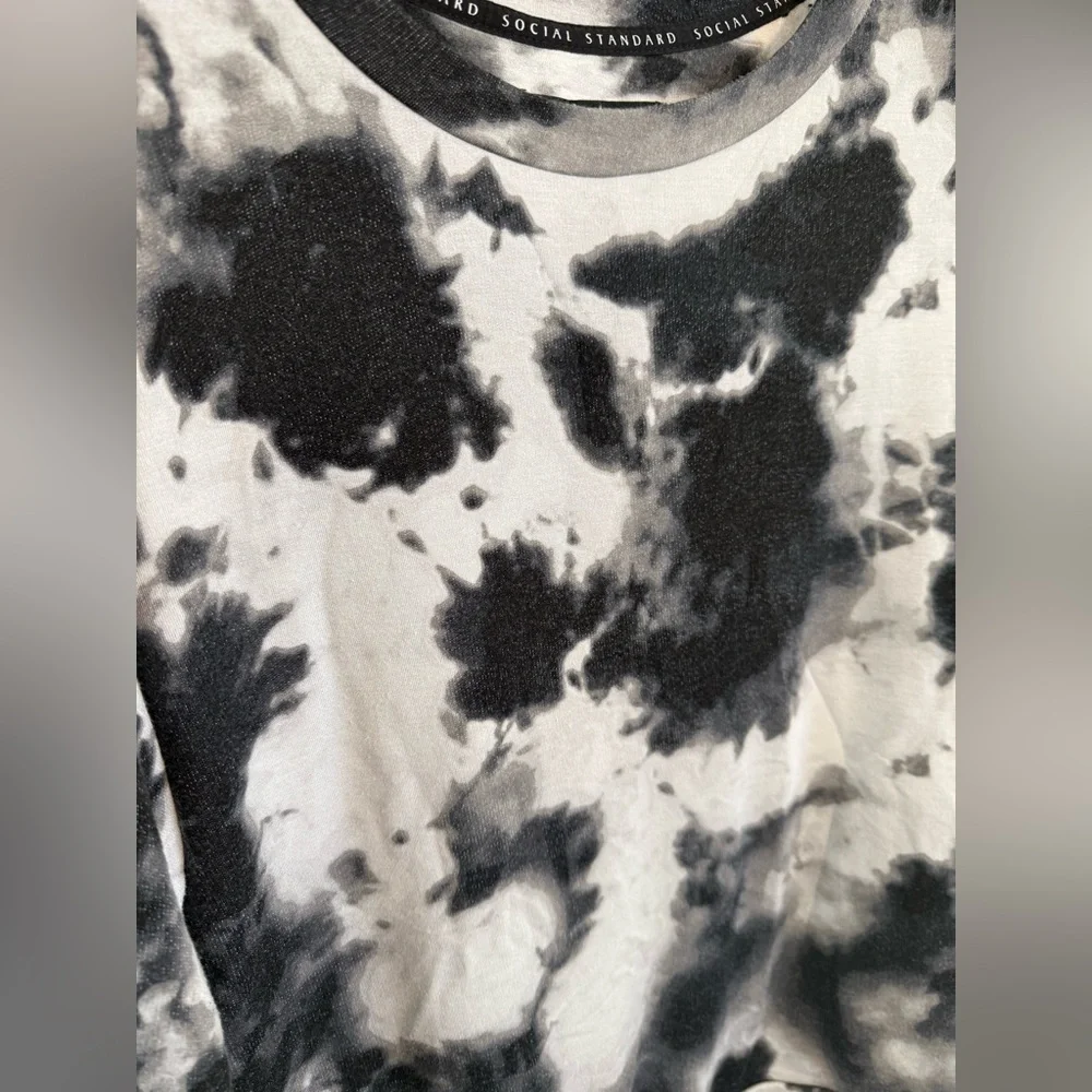 Sanctuary Monochrome Tie-Dye Long Sleeve Top *GOOD USED CONDITION* - Picture 3 of 9